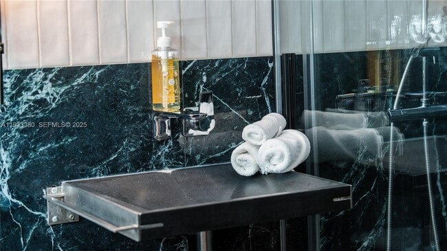 Building Photo - 5255 Collins Ave