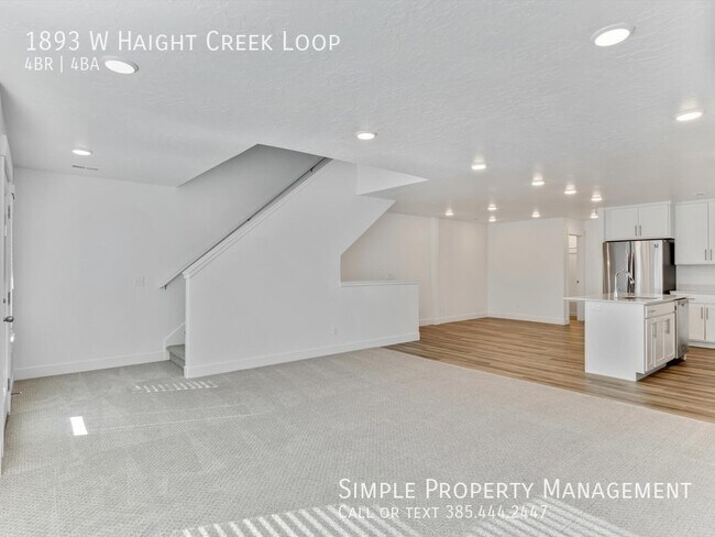 Building Photo - Luxurious 4-BD Townhouse in Farmington!