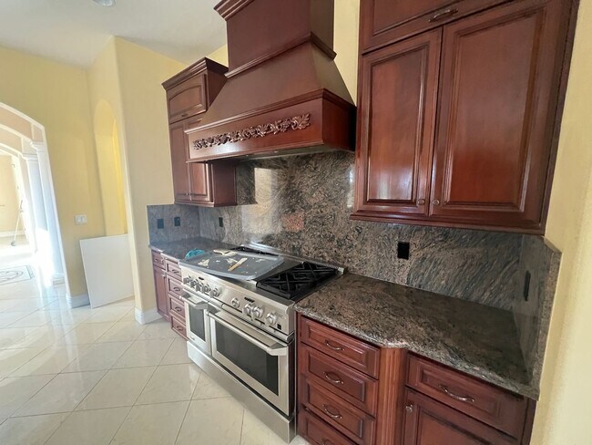 Building Photo - Extremely rare Fair Oaks Ranch executive r...