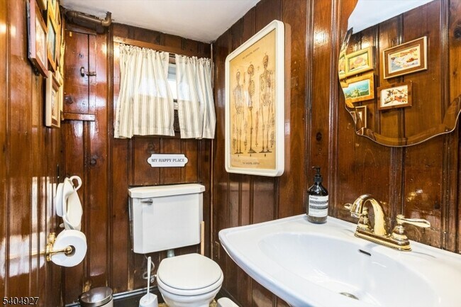 Building Photo - 398 Elmwood Ave