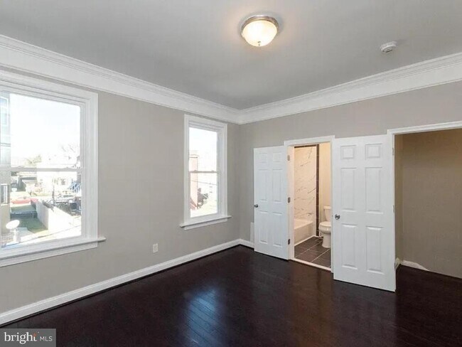 Building Photo - 465 Luray Pl NW