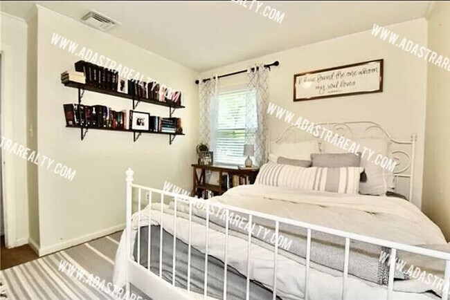 Building Photo - Beautiful Ranch Home in Prairie Village-Coming SOON!!
