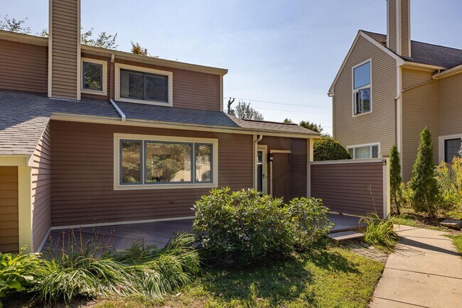 Building Photo - 117 Spinnaker Way