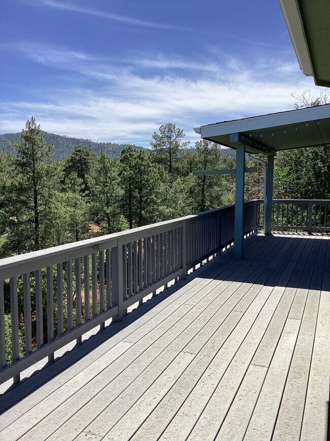 Building Photo - Charming Hillside Retreat in Prescott’s Highly Desirable Mountain Club