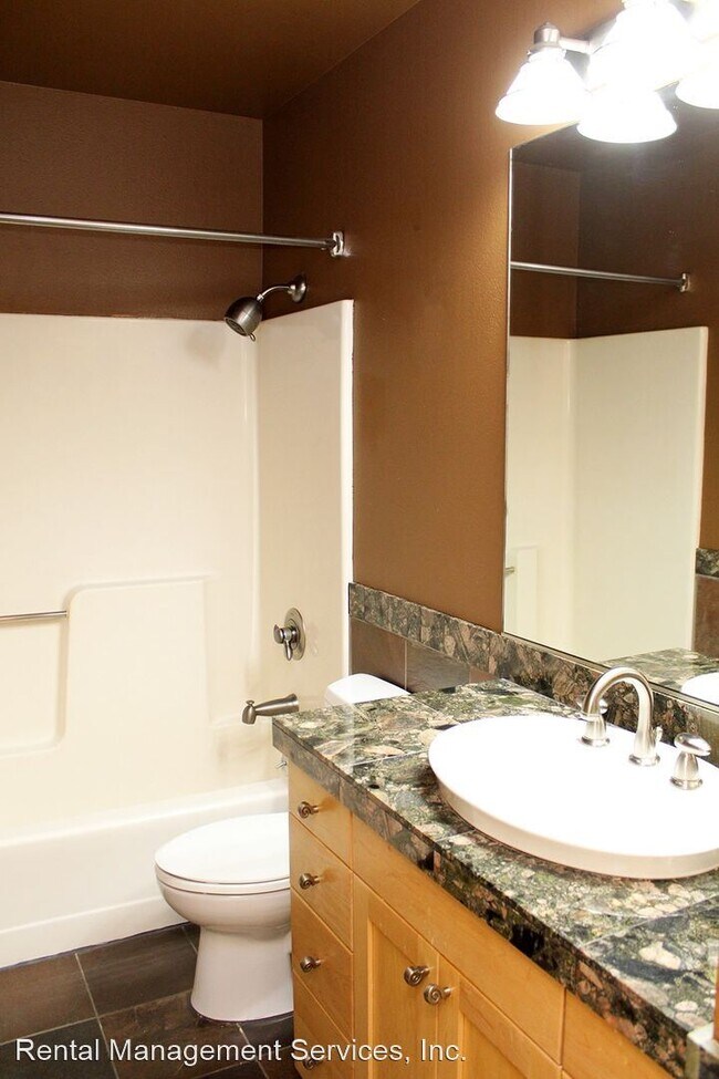 Building Photo - 1 br, 1 bath House - 212 NW Uptown Terrace...