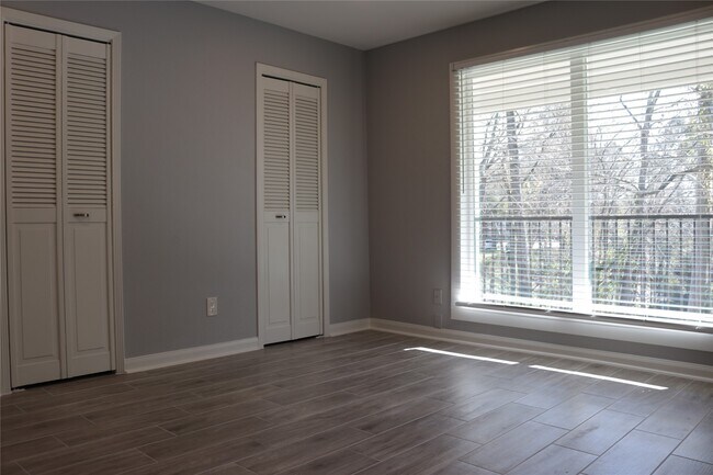 Building Photo - 12633 Memorial Dr