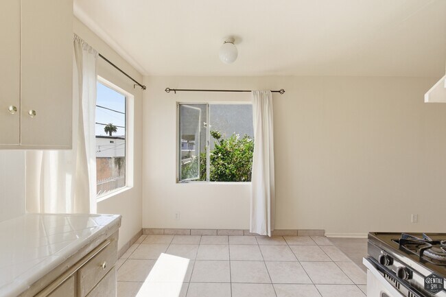 Building Photo - 3757 Glendon Ave