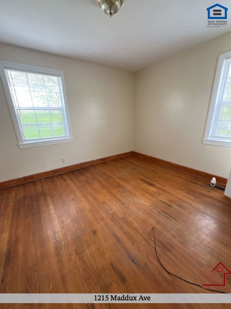 Building Photo - 1215 Maddux Ave