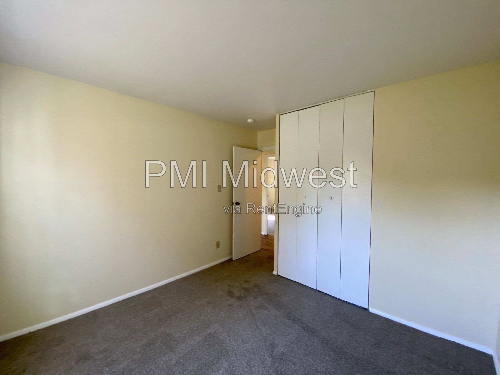 Building Photo - 226 Southlane Dr