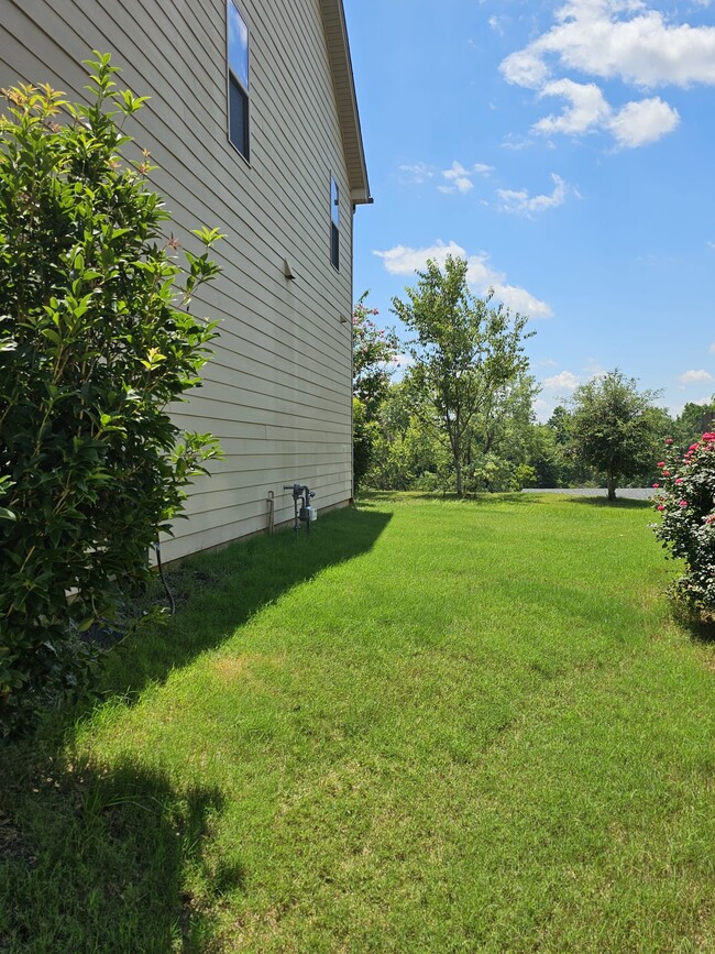 Building Photo - 416 Sunnybrook Ln