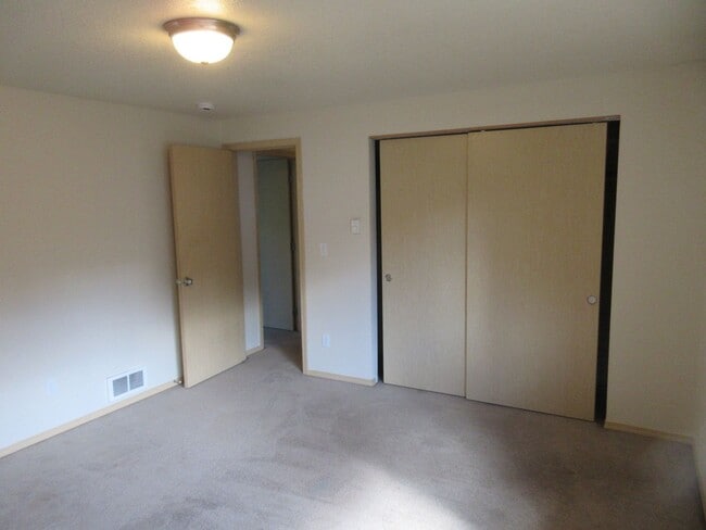 Building Photo - Large Three Bedroom Home, Landscaping Prov...