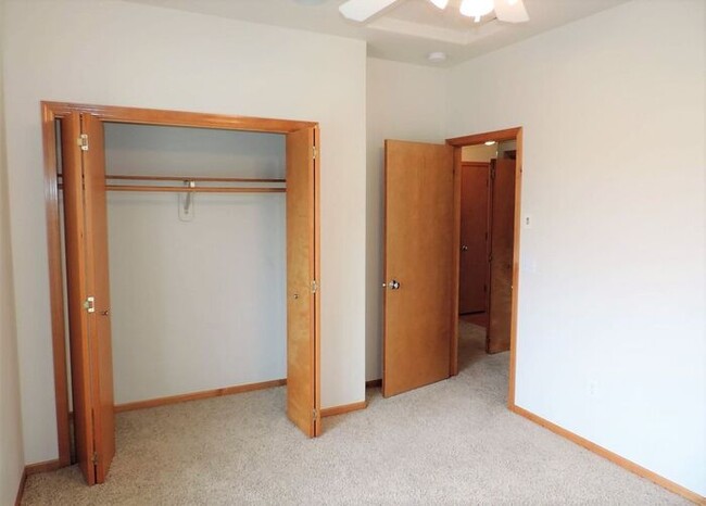 Building Photo - $1,395 | 2 Bedroom, 2 Bathroom Condo | Pet...