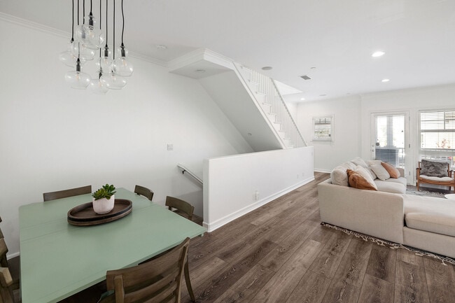 Building Photo - 231 Aviation Pl