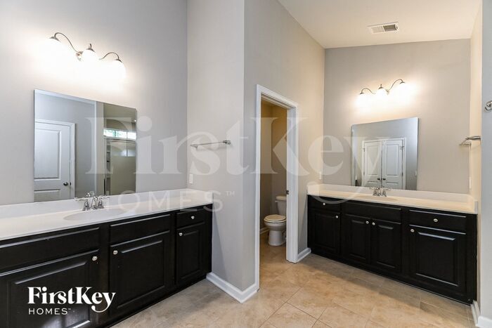 Building Photo - 203 Sabal Palmetto Ct