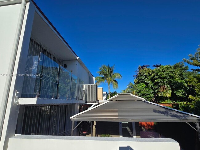 Building Photo - 12352 SW 18th Terrace