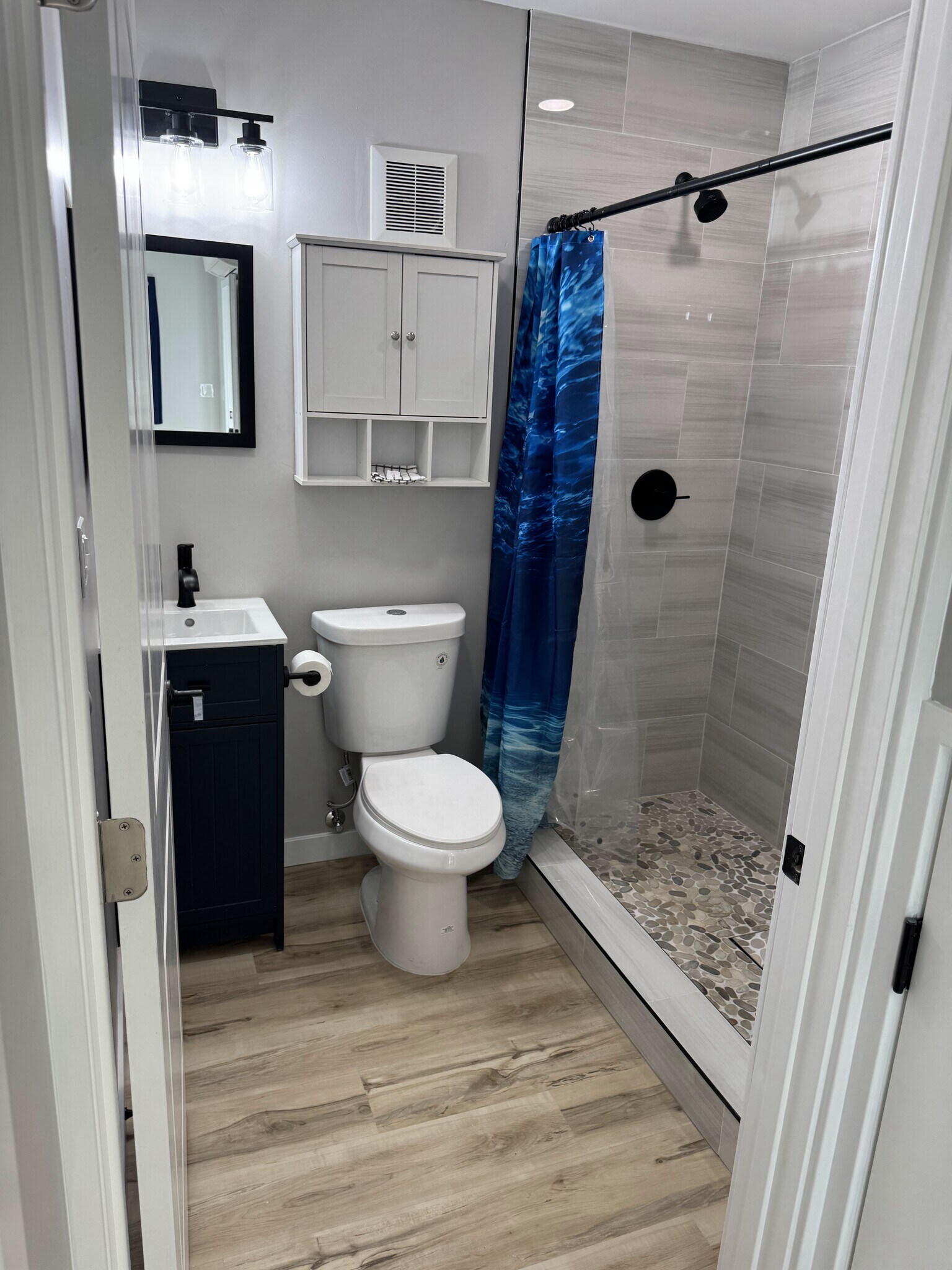 Bathroom - 2428 Denver St