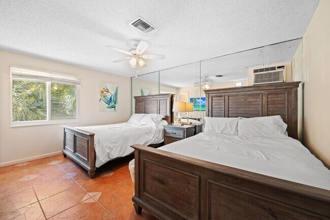 Building Photo - 4620 NE 25th Ave