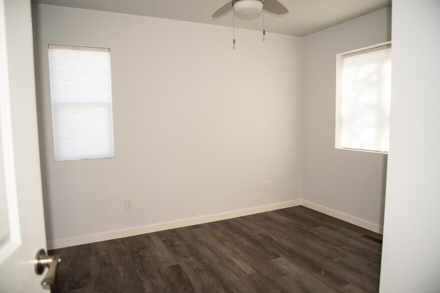 Building Photo - 223 S Hazel Ct