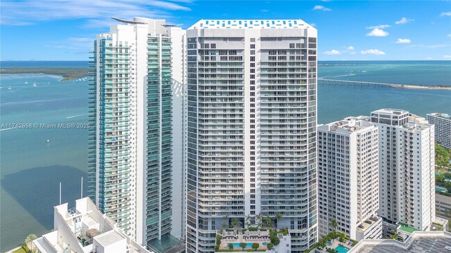 Building Photo - 1300 Brickell Bay Dr