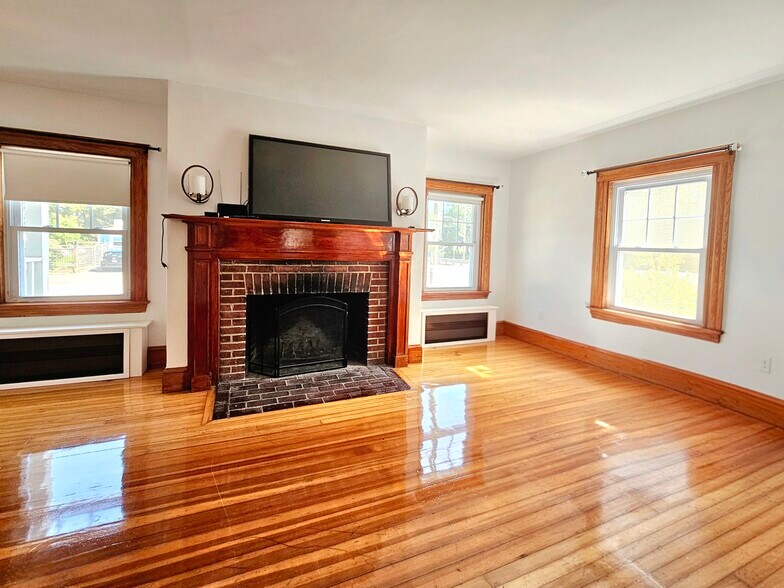 Building Photo - 1173 Boylston St