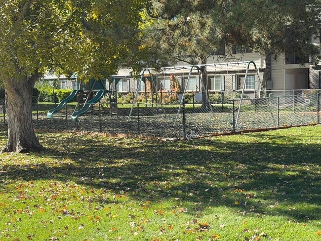 Building Photo - 65 E 600 S