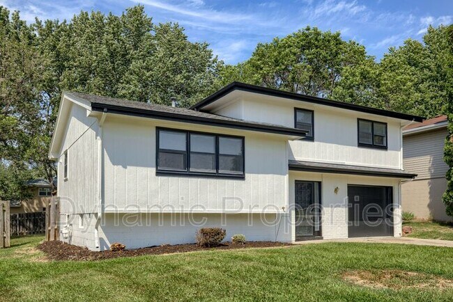 Building Photo - 15342 Sarpy Cir