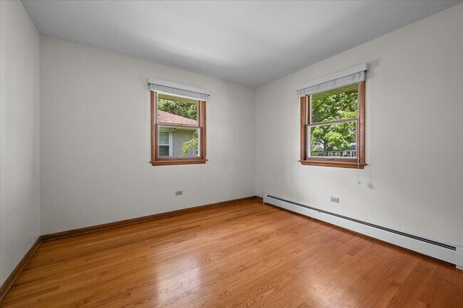 Building Photo - 662 Garfield Ave