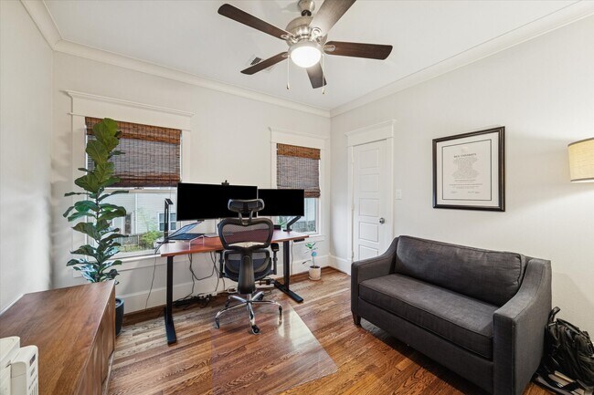 Building Photo - 1030 Waverly St