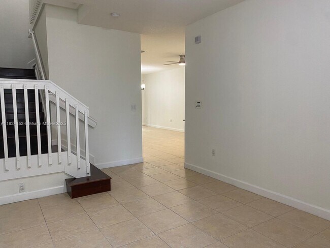 Building Photo - 7530 NW 114th Pl