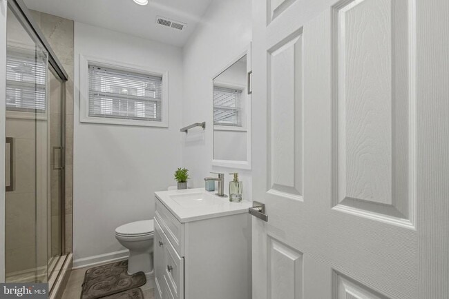 Building Photo - 5206 Gilpin Dr