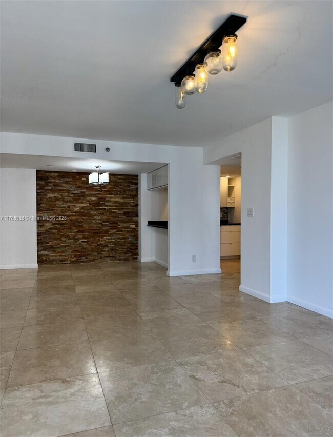 Building Photo - 770 Claughton Island Dr