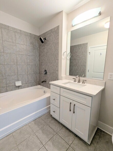 Building Photo - 415 Church St