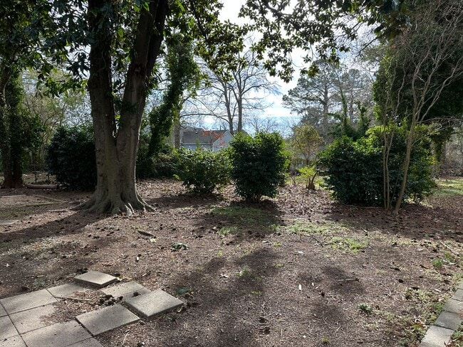 Building Photo - Beautifully Remodeled 4-bedroom Cape Cod -...