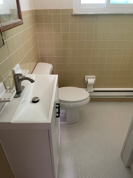 Bathroom 2 - 4740 Juniper St