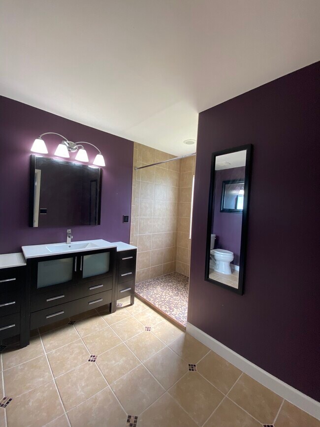 Building Photo - 1804 NW 1st Ave