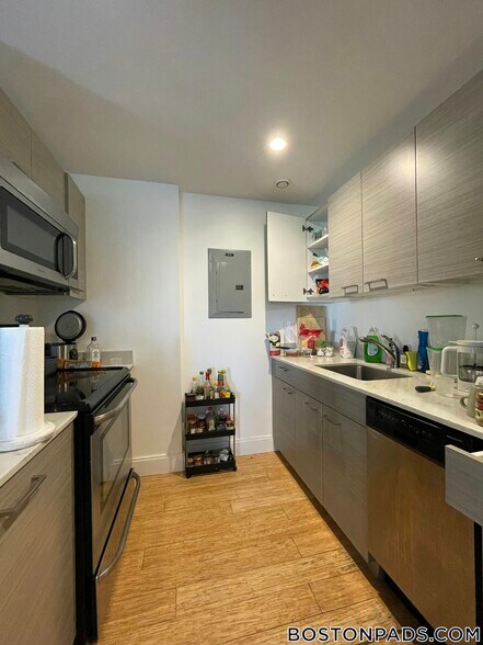 Building Photo - 40 Malvern St