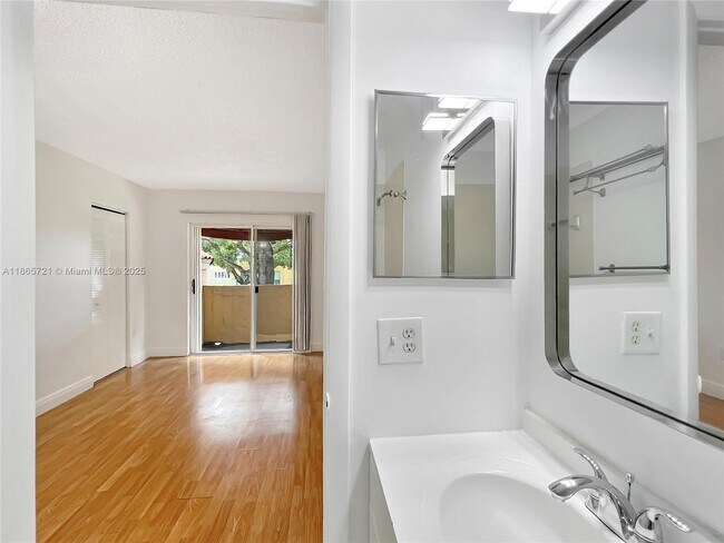 Building Photo - 8515 NW 3rd Ln