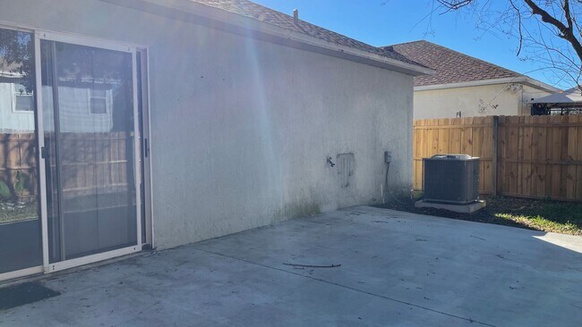 Building Photo - 7323 Lawn Tennis Ln