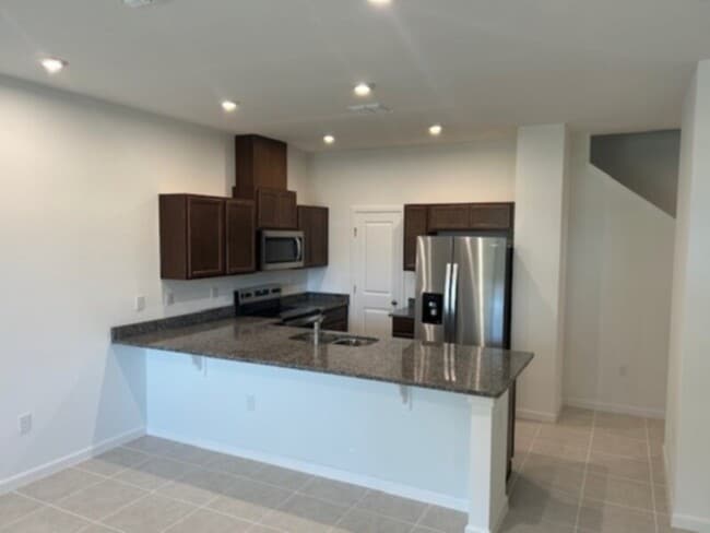 Building Photo - BRAND NEW 3 bedroom 2.5 bath with 2 car ga...