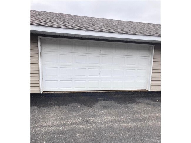 Building Photo - 400 11th Ave NE