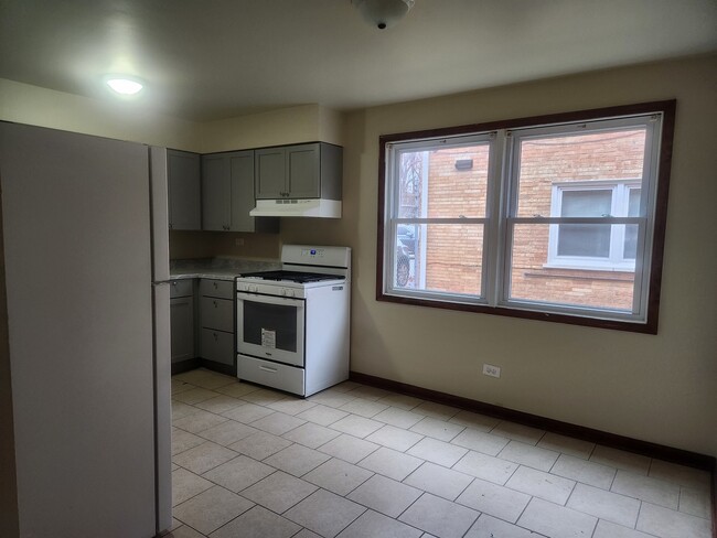 Building Photo - 1000 Parkwood Dr