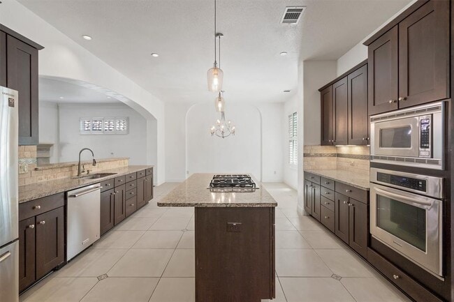 Building Photo - 8917 Villa Norte Dr