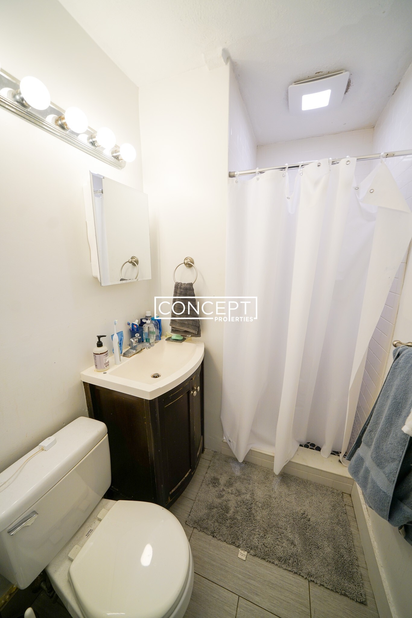 Building Photo - 218 Hemenway St