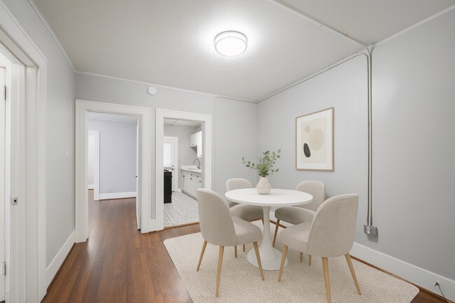 Building Photo - 2411 Dunlavy St