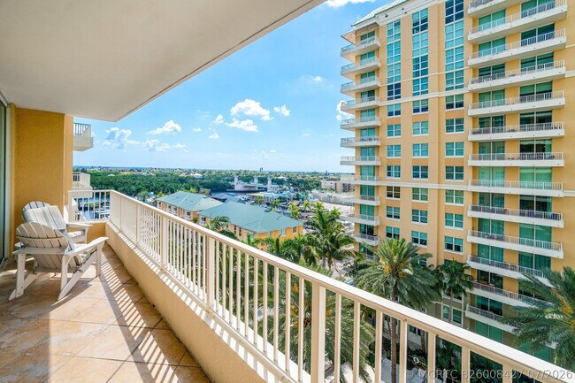 Building Photo - 700 E Boynton Beach Blvd