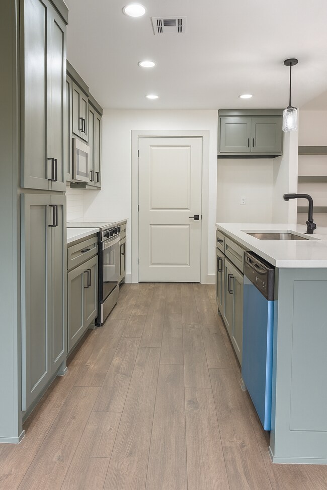 Building Photo - 303 E Virgin St