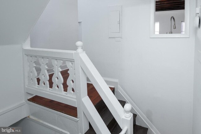 Building Photo - 633 N 3rd St