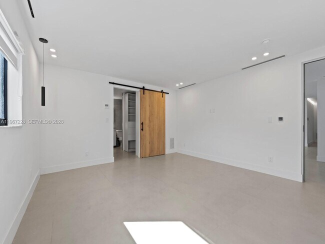 Building Photo - 2537 NW 116th Terrace