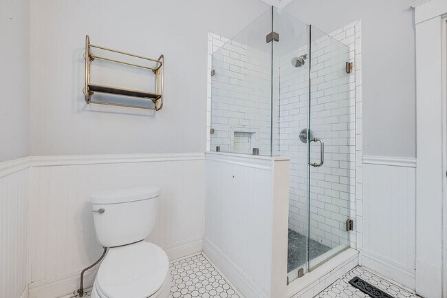 Building Photo - Beautiful Baldwin Park Craftsman home ready for move in!