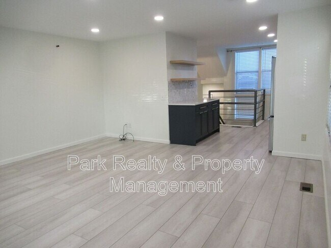 Building Photo - 1300 Garfield St